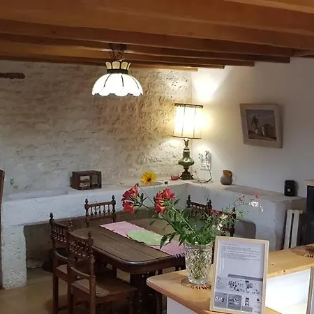 Charmante بيت للعطل Nalliers (Vendee)