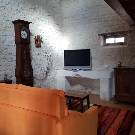 Charmante Nalliers (Vendee)