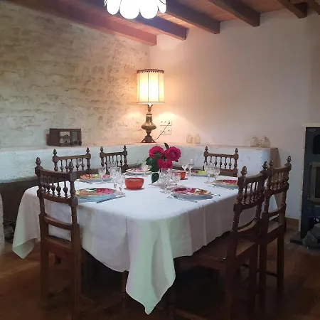 Charmante * Nalliers (Vendee)