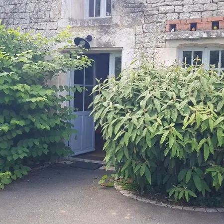 בית נופש Charmante Nalliers (Vendee)