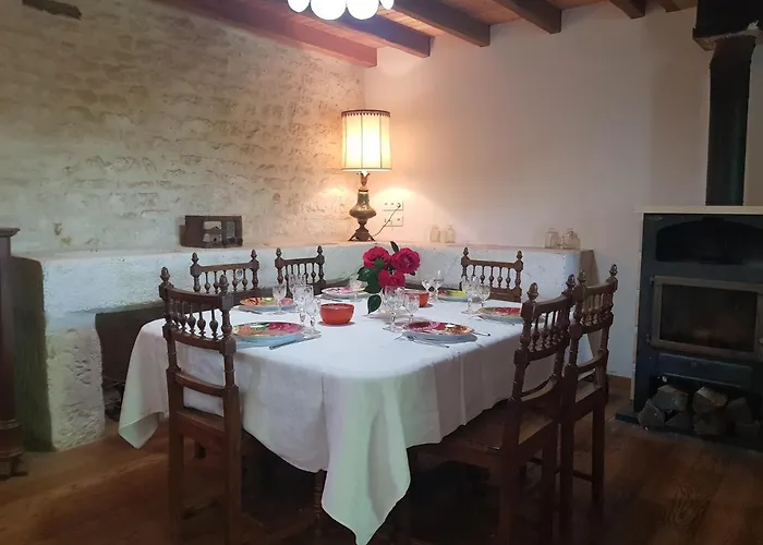 Charmante * Nalliers (Vendee)