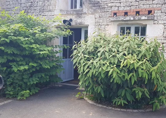 בית נופש Charmante Nalliers (Vendee)